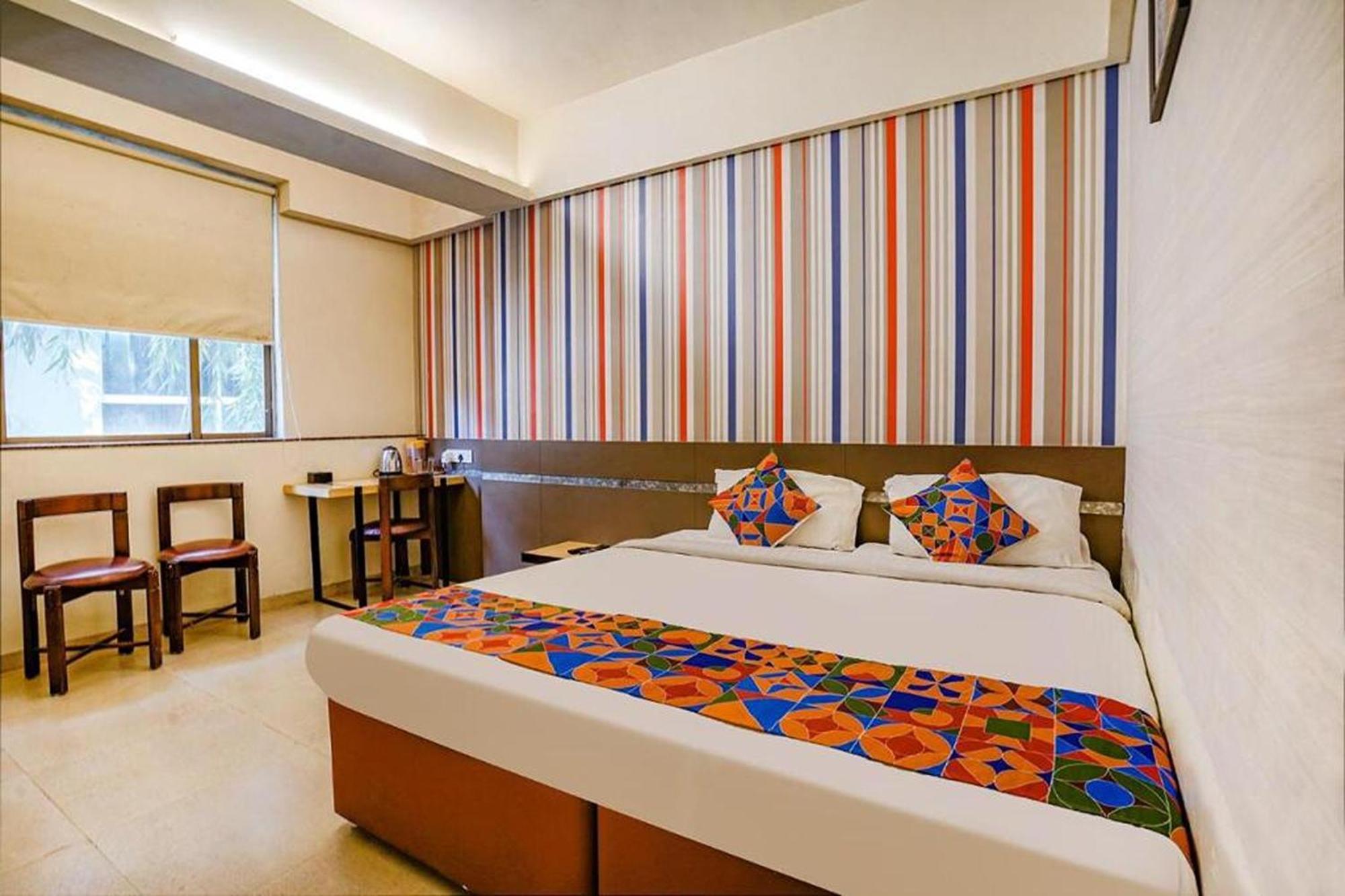 Hotel Gargi Deluxe Púna Kültér fotó